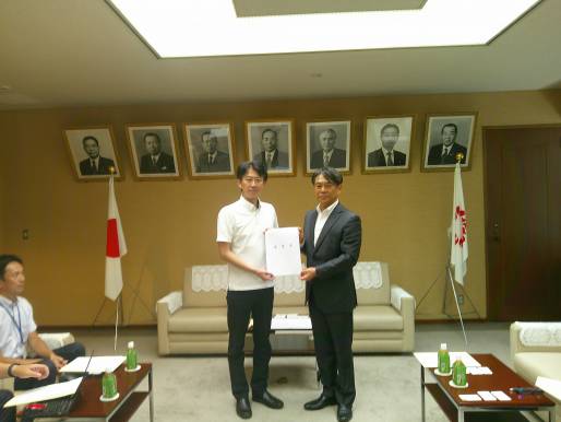 埼玉県議会議長へ要望書　提出